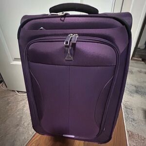 Travelpro walkabout expandable rolling 2 wheels bag 22 inch purple